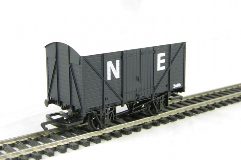 Hornby RailRoad Box Van - SWB Railroad