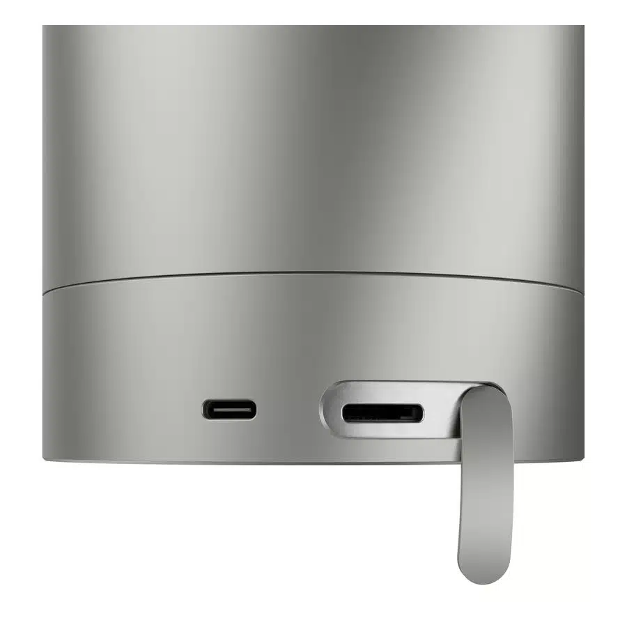 ATLAS_10b_detail-ports-usbc-microsd